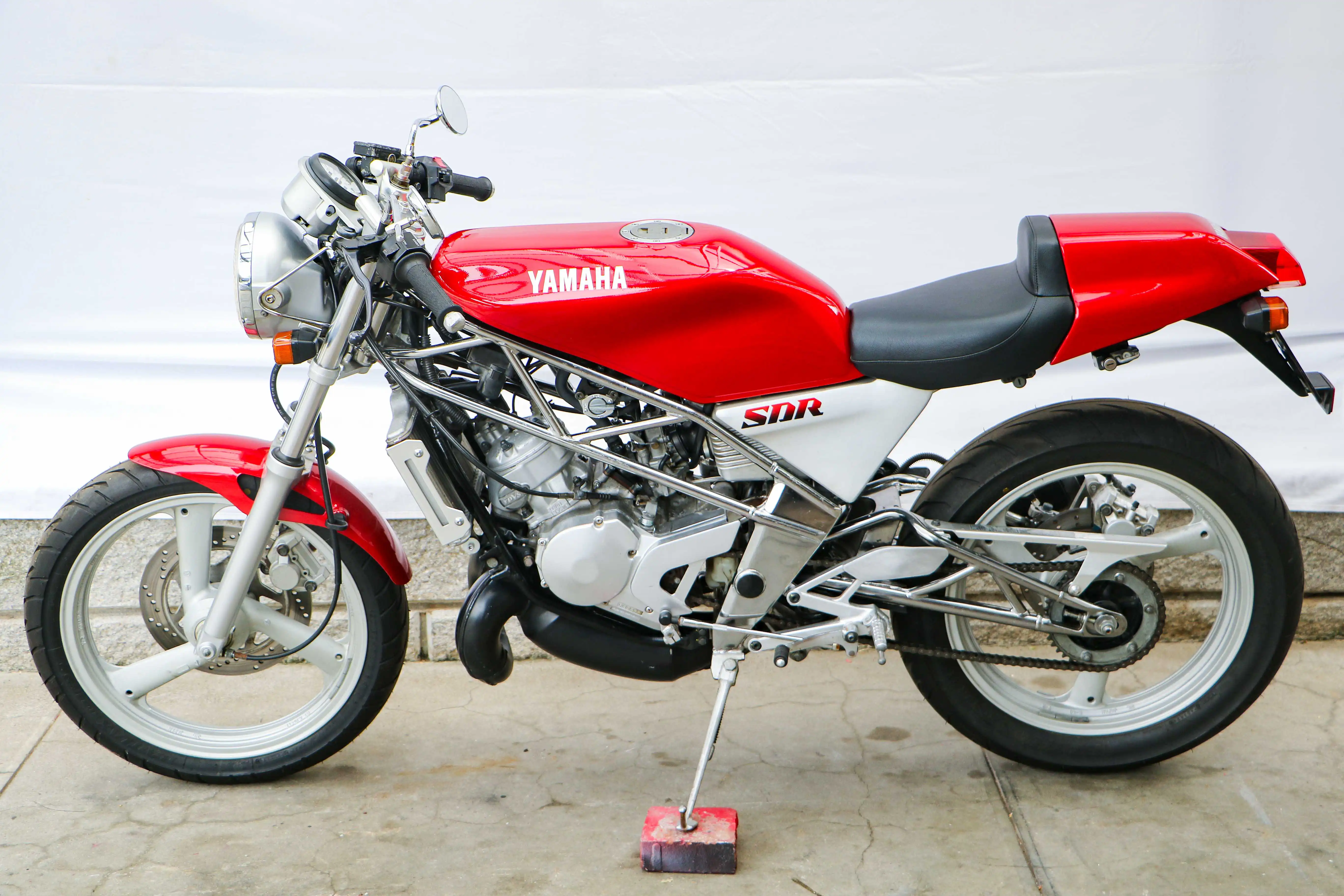 SDR200 2TV