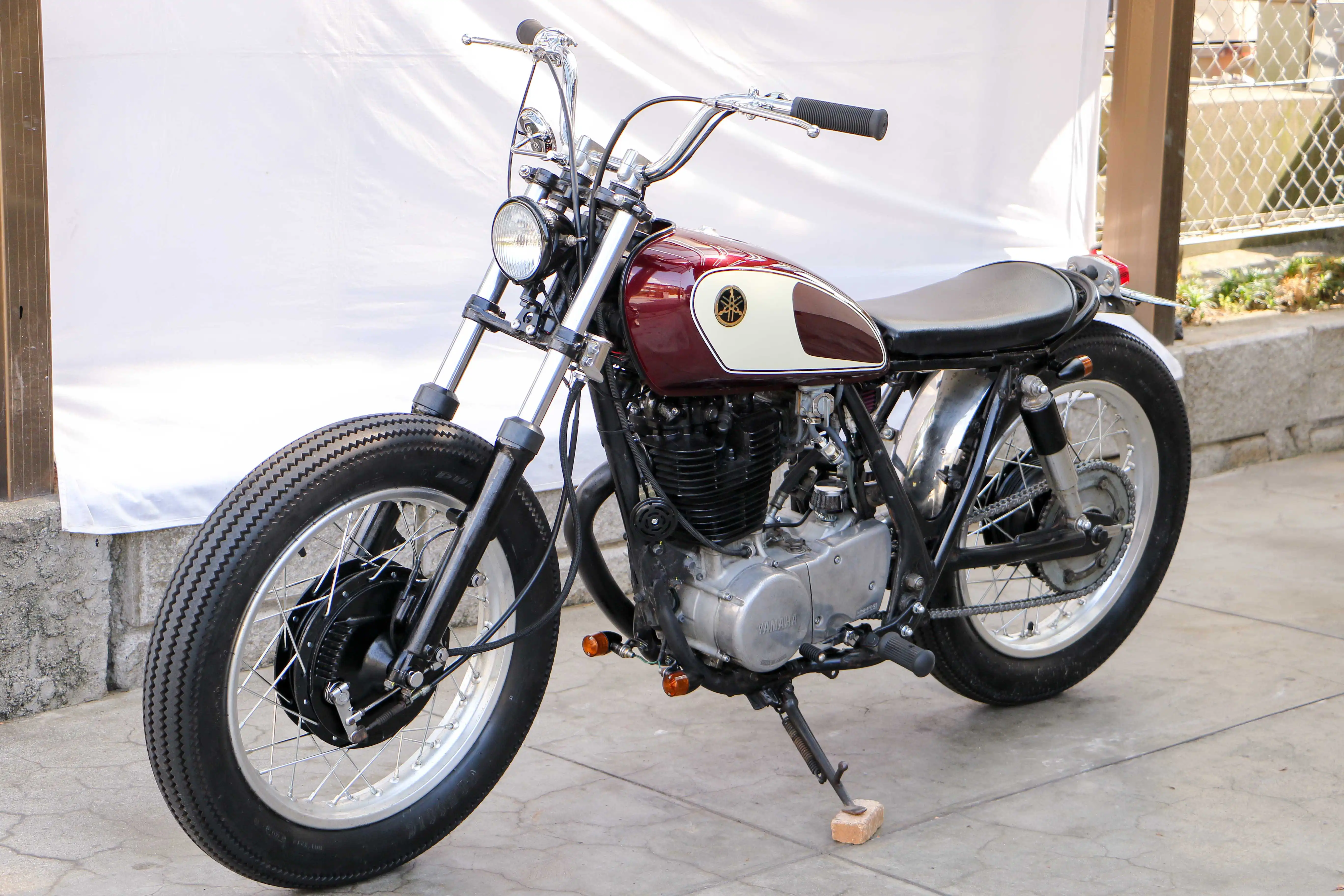 SR400 TRACKER
