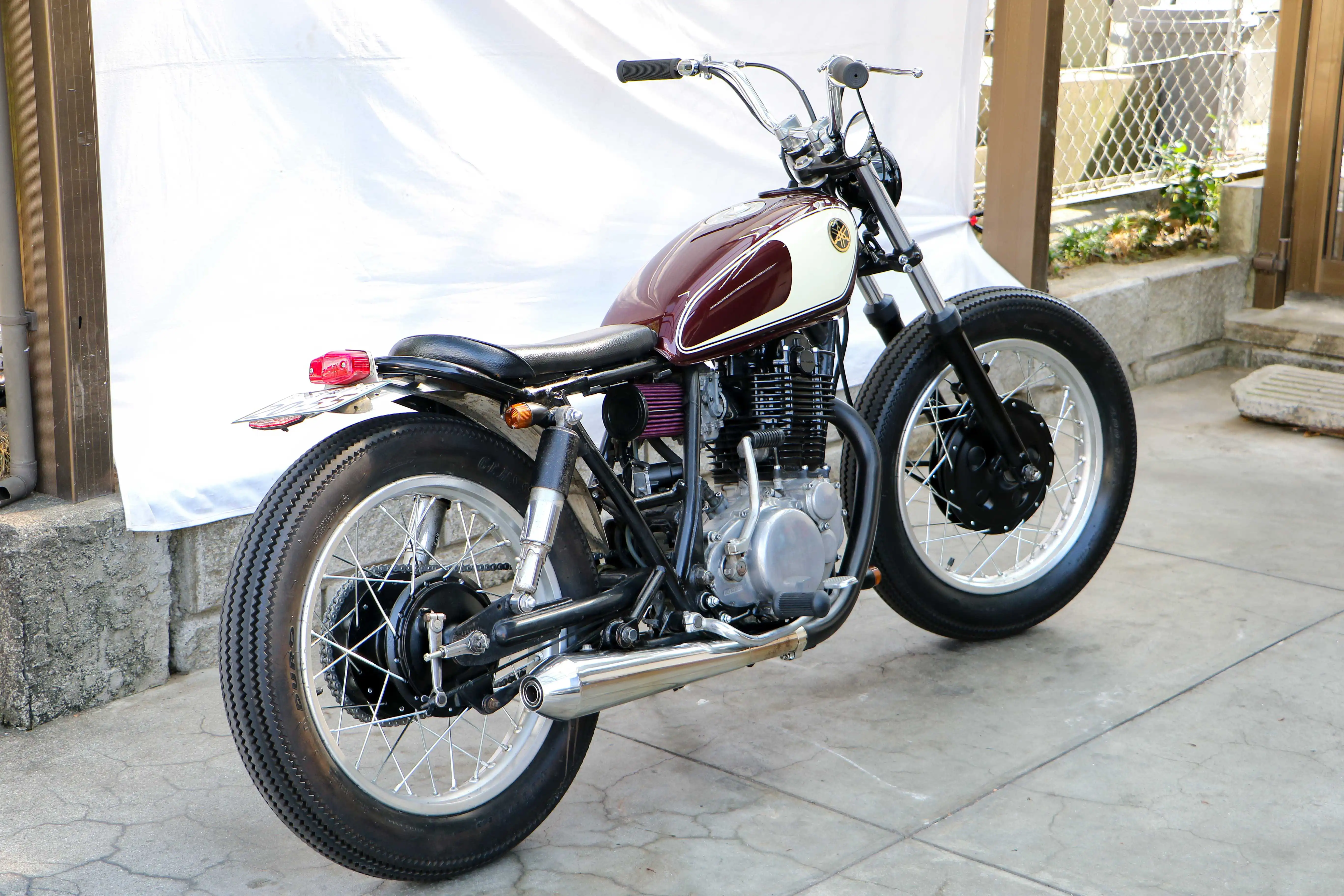 SR400 TRACKER
