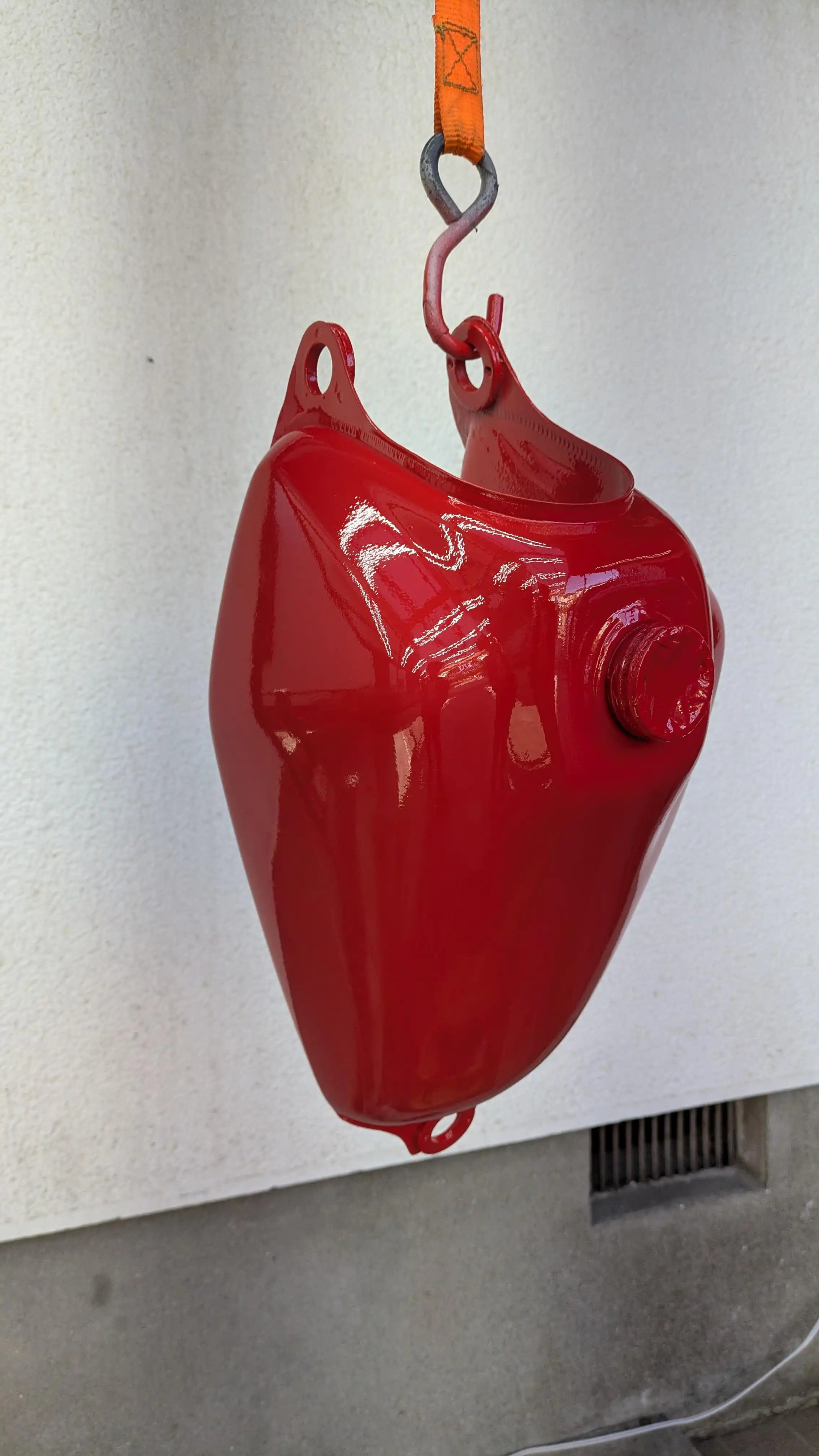 塗装後のタンク